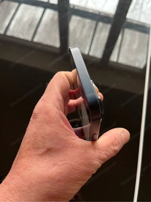 iPhone 14 in Midnight Bild 7