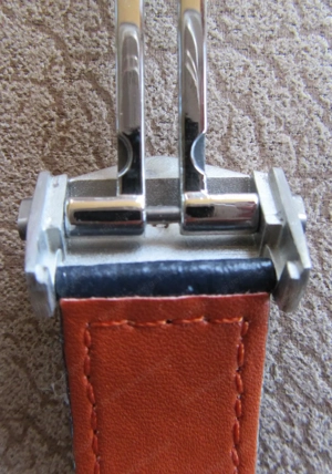 Wunderschöne Specht & Söhne Uhr nachempfunden der Monaco im Gulf Design Bild 6