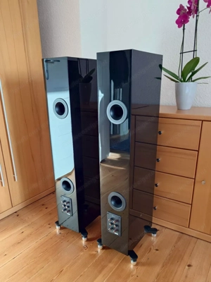 KEF R5 Standlautsprecher Hochglanz Schwarz Bild 5
