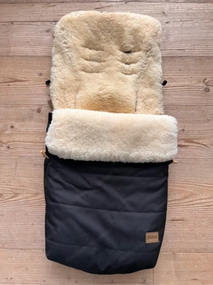 Lammfell Fußsack Bernina   schwarz natur   sehr hochwertig & warm