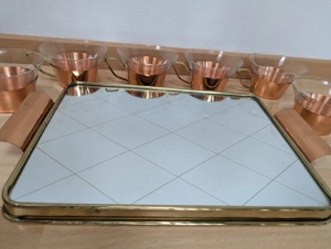 Spiegeltablett mit Tassen aus Kupfer und Messing  Bild 2
