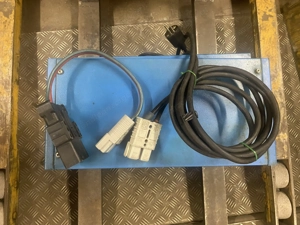 Oerlikon Ladegerät 24V 40A Bild 2