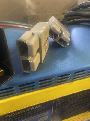 Oerlikon Ladegerät 24V 40A Bild 7