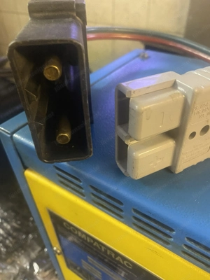 Oerlikon Ladegerät 24V 40A Bild 6