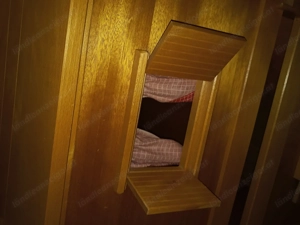 Puppenhaus aus massivem Holz Bild 5