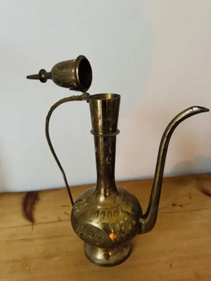 Messingvase-bzw. Messing-Giesskanne Bild 4