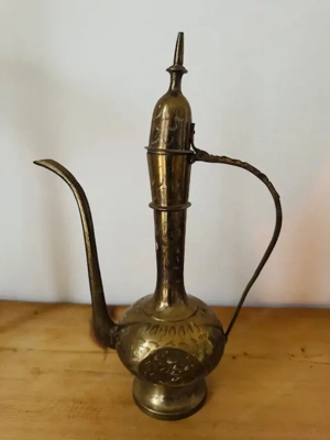 Messingvase-bzw. Messing-Giesskanne Bild 3