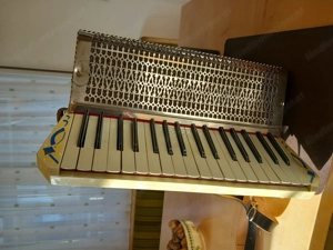 Akkordeon restauriert