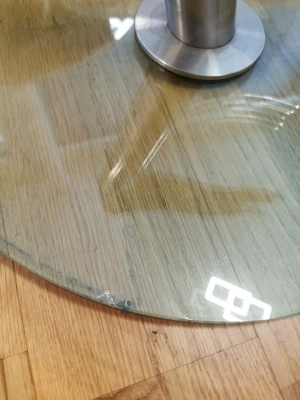 Schwerer Couch Tisch aus Glas Bild 3