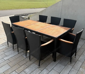 Gartenmöbel - Tisch mit 8 Stühlen Bild 3