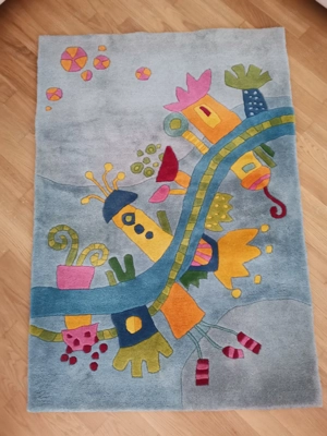 Zauberhafter Kinderteppich aus Schurwolle