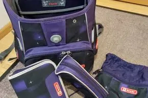 Schultasche mit Zubehör für die Volksschule Bild 2