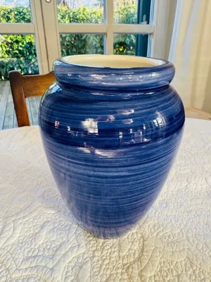 Blumenvase aus Porzellan Bild 4