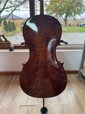 Cello Stradivari Gore Standmodell Bild 3