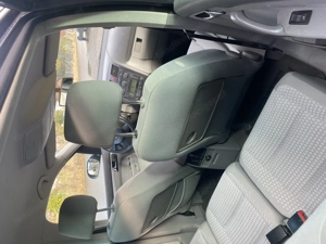 Volkswagen Touran Bild 2