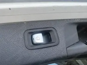 Mercedes E220d 4 matic AHK  Bild 6