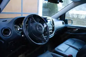 Mercedes Vito Tourer 124 CDI 4x4 Automatik Bild 3