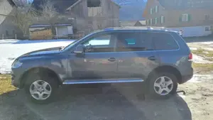 VW Touareg V6 3.0 TDI, Automatik, Luftfahrwerk, 3.5t Anhängelast, Untersetzung, Vorgeführt Bild 3