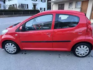 Peugeot 107 Bild 2