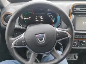 Dacia Spring 33 kW Comfort Plus 33 kW (45 PS), Automatik, Fr... Bild 9