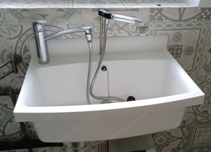 Waschtrog + Boiler inkl. Armaturen 