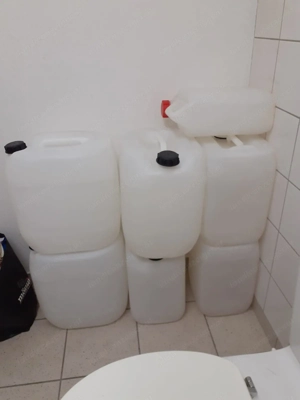 Tiefkühlschrank und Wasseranister wegen Umzug gratis abzugeben Bild 2