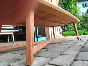 Loungetisch aus Holz Bild 4