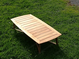 Loungetisch aus Holz Bild 2