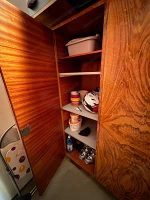 Alter Schrank zu verschenken Bild 4