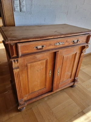 alte Vitrine  Bild 3