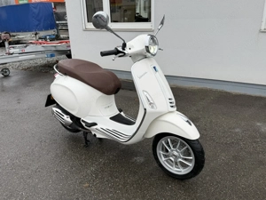 Vespa Piaggio Primavera 125 ABS bj 2022 3000Km Bild 2