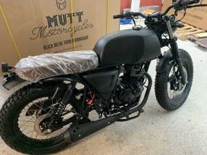 Motorrad Mutt Akita 125 Bild 3