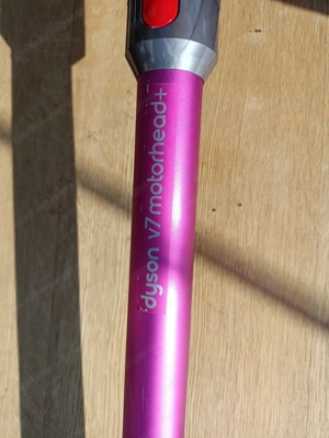 Dyson V8 motorhead+ Akku-Staubsauger Bild 5