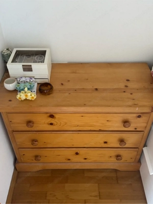 Holzkommode  Bild 2
