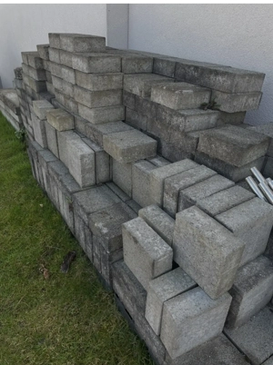 Betonsteine 20 x 20 cm,   große Menge,   günstig abzugeben Bild 4