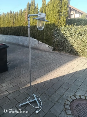Stehlampe  aus Rohren Bild 2