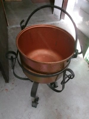 Kupferkessel mit Gestell  Bild 2