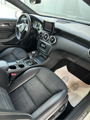 Mercedes Benz A180 Bild 9