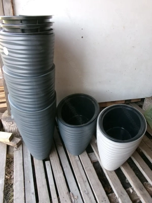 Pflanzgefäße aus Kunststoff  Bild 6