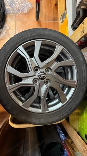 16 Zoll Alufelgen für Toyota Yaris Hybrid (Original)