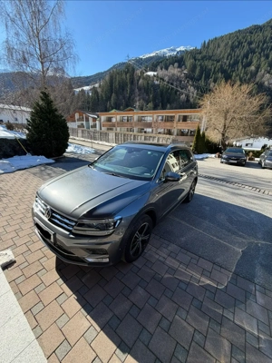VW Tiguan VW Tiguan Highline TDI SCR 4MOTION DSG SUV   Geländewagen Bild 3