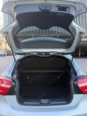 Mercedes-Benz A180 Bild 6