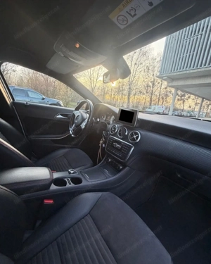 Mercedes-Benz A180 Bild 8