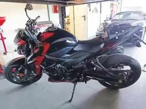 Verkaufe Motorrad GSX S750 Bild 3