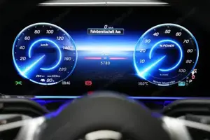 Mercedes-Benz EQV 300 AVANTGARDE Lang LM LED Bel.Sitz KlimaA Bild 4