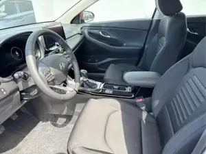 Hyundai i30 STYLE EDITION SHZ NAVI ALU LED RFK PDC 1.5 MPI ... Bild 8