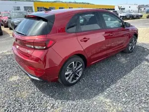 Hyundai i30 STYLE EDITION SHZ NAVI ALU LED RFK PDC 1.5 MPI ... Bild 5