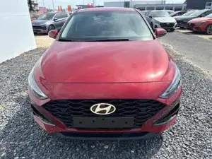 Hyundai i30 STYLE EDITION SHZ NAVI ALU LED RFK PDC 1.5 MPI ... Bild 2