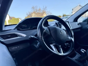 Peugeot Style 208 HDI 1.6 Bild 4
