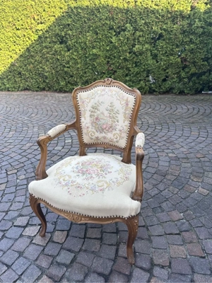 Antike Stühle Bild 5